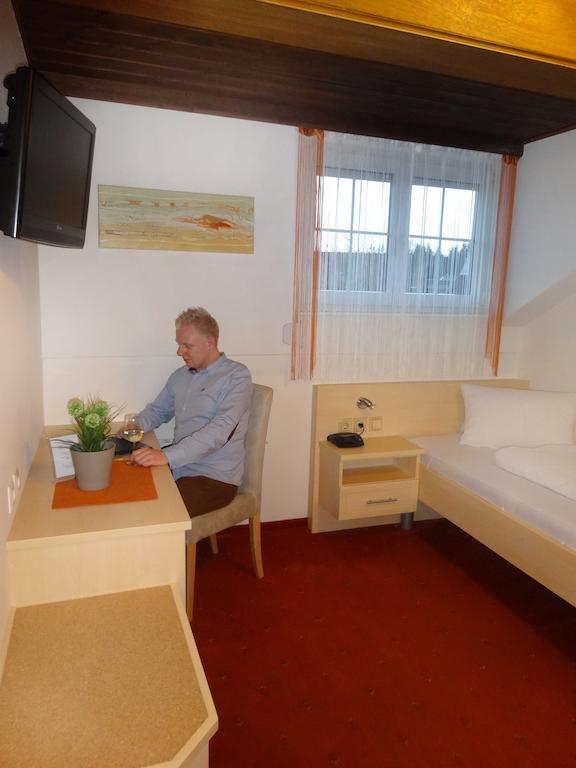 Hotel Pension Scherwirt à Graz Chambre photo