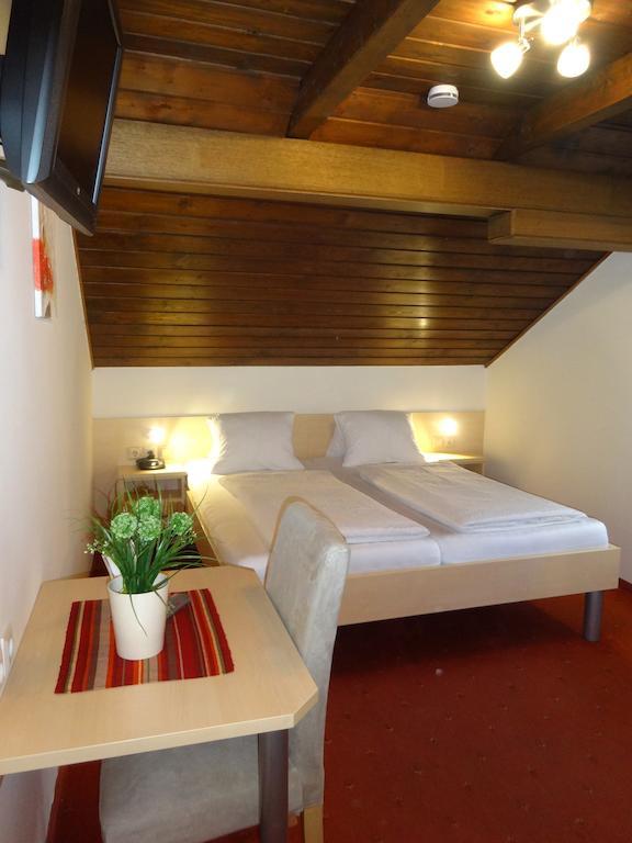Hotel Pension Scherwirt à Graz Chambre photo